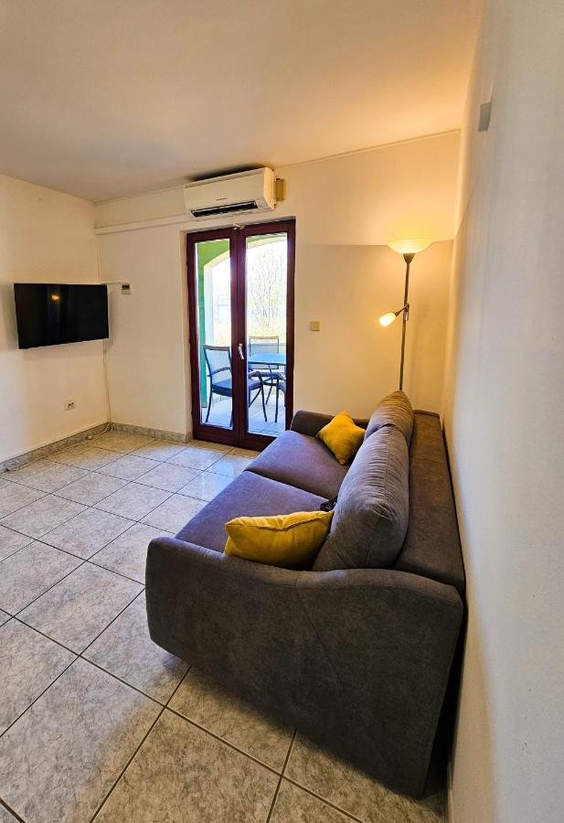 Aenona Sea View Apartments Nin Exterior photo